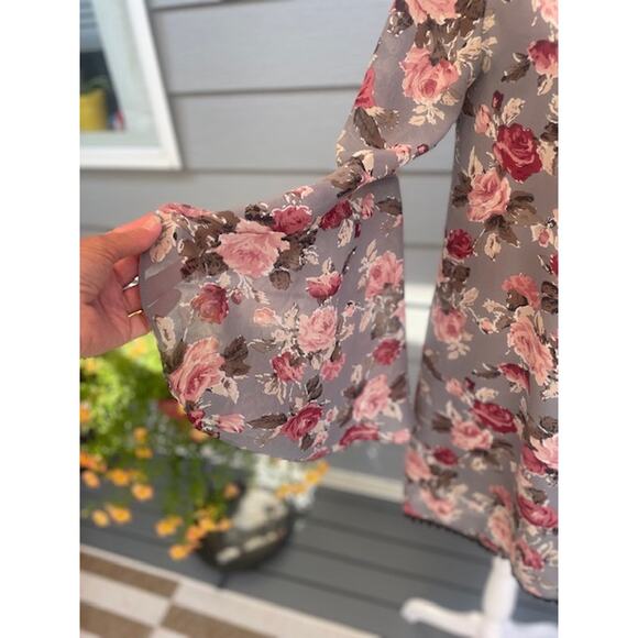 Dee Elle Size Small Tunic Boho Dress Gray and Pink Floral with Bell Sleeves - Picture 5 of 6